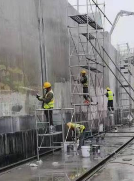 球场翻新地面是一个涉及